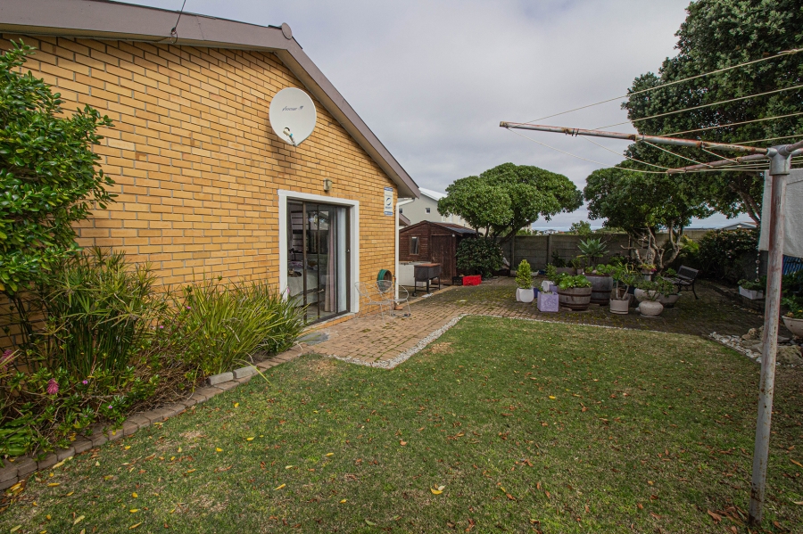 4 Bedroom Property for Sale in Franskraal Western Cape
